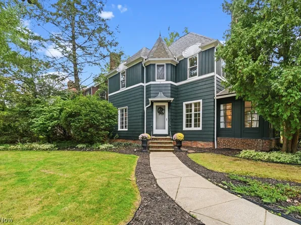 2548 Ashurst Rd, University Heights, OH 44118