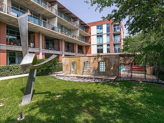 3rd image of 3030 Bryan St Suite 210