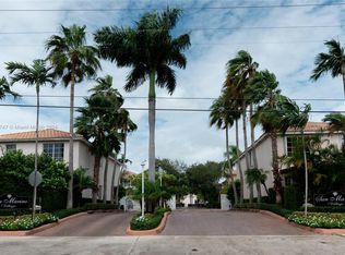 1250 Hayes St, Hollywood, FL 33019