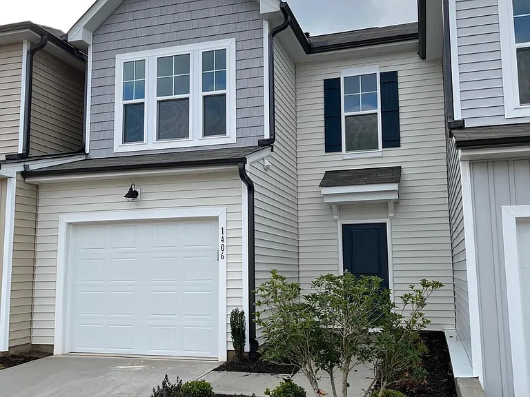 1406 Smoky Mountains St — Photo 4