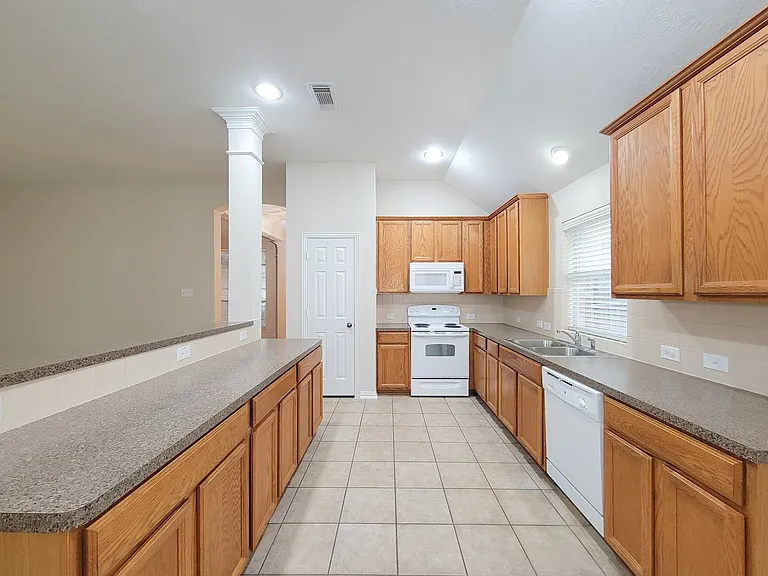 6806 Haley Ct — Photo 18