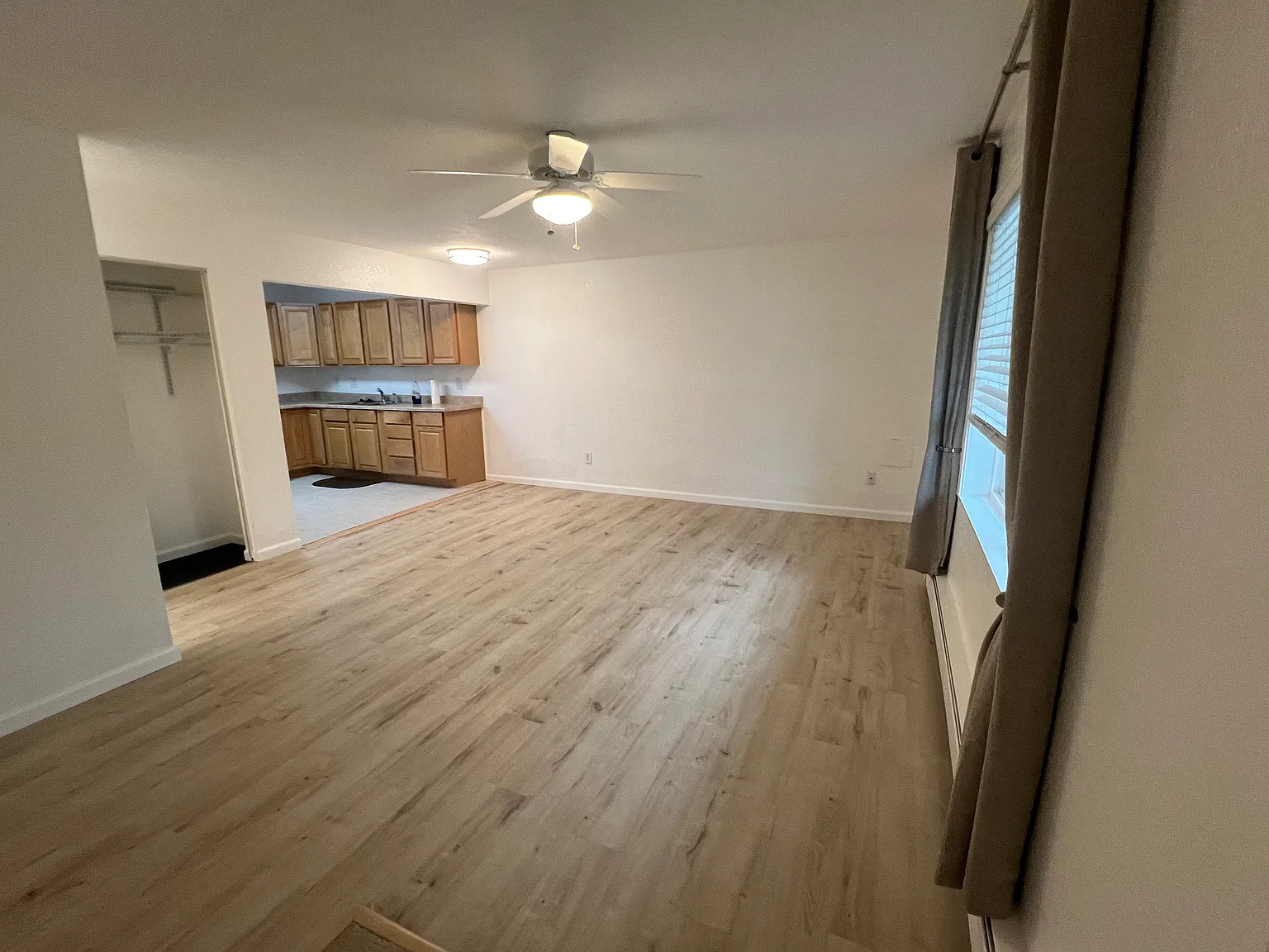 2 bed, 800 sqft, $1,400 — Photo 3