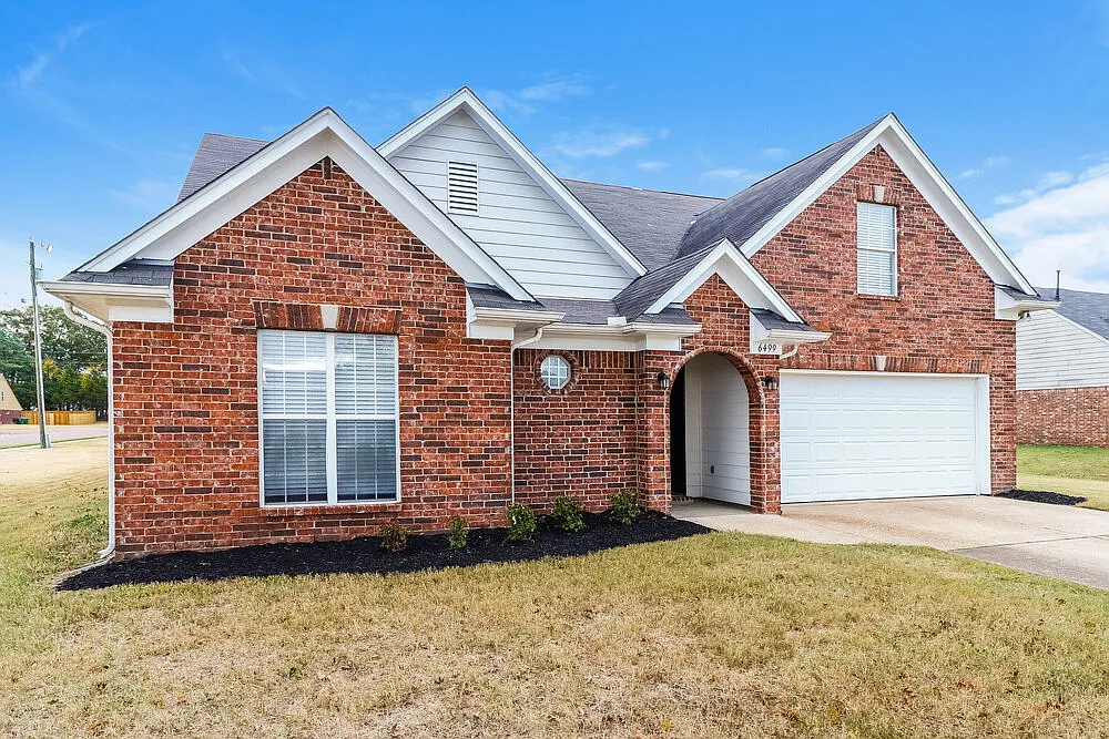 4 bed, 3.0 bath, 2412 sqft, $2,510 — Photo 4
