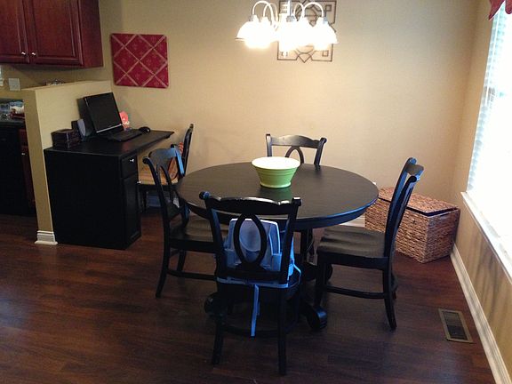4th image of 633 Sterling Ct