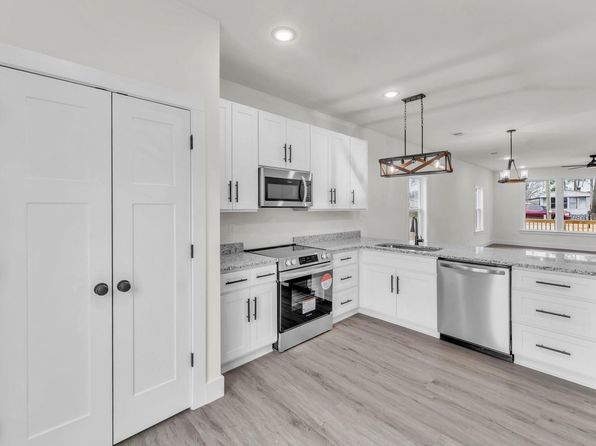 185 Dodd St, Wellford, SC 29385
