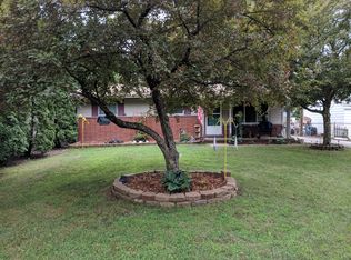 39415 Shoreline Dr, Harrison Township, MI 48045