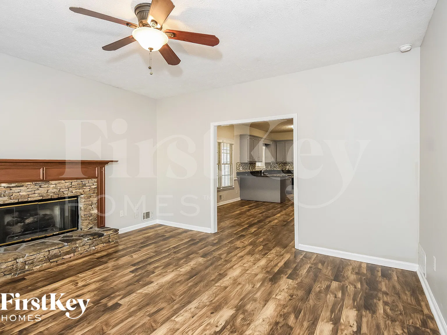 3 bed, 3.0 bath, 2592 sqft, $2,850 — Photo 4