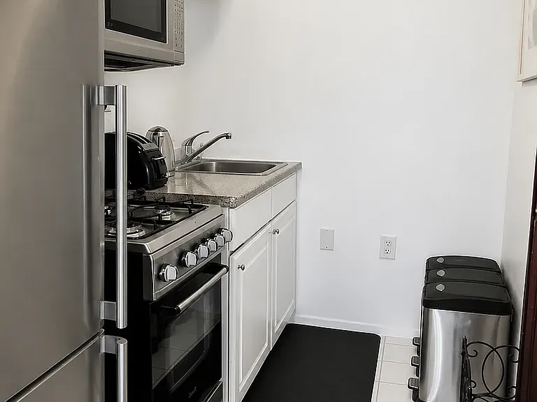 397 Clermont Ave #1A — Photo 4