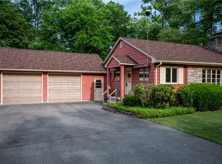 856 Sugar Hollow Rd, Hermitage, PA 16148