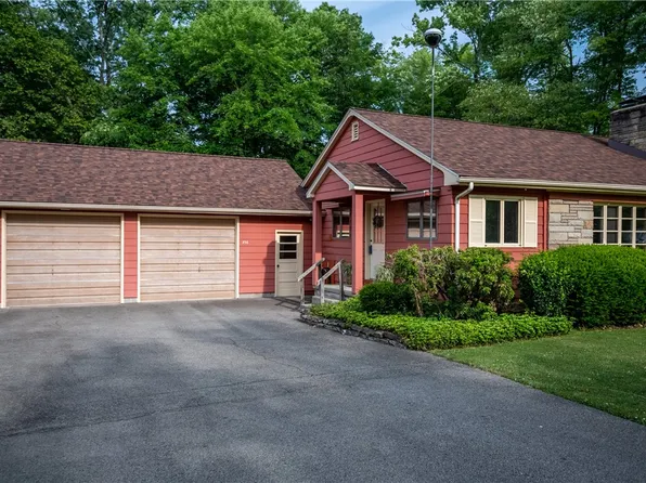 856 Sugar Hollow Rd, Hermitage, PA 16148
