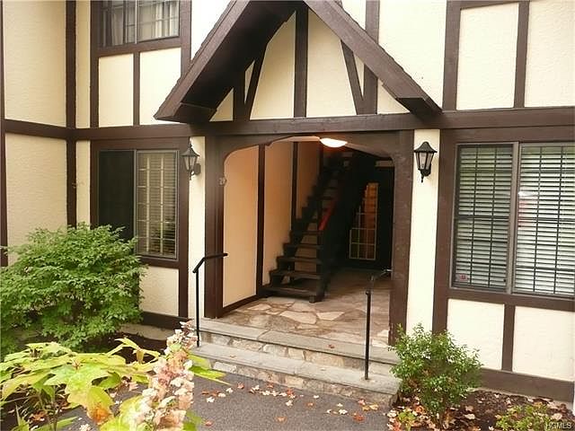 1st image of 28-3 Foxwood Dr