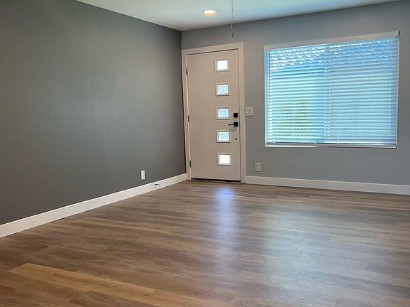 5th image of 560 Copper Dr APT 16