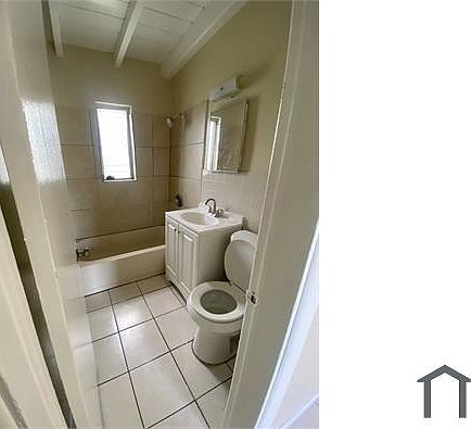 4th image of 1628 Lauderdale Manor Dr