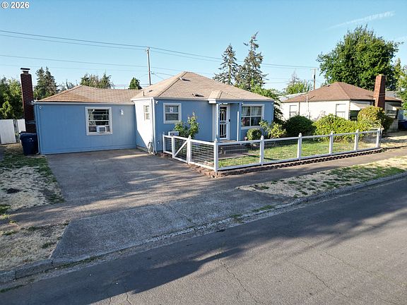 3rd image of 2460 E St
