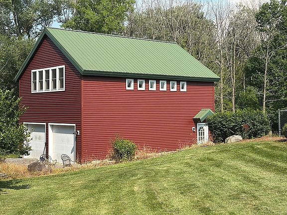 New England Style Barn 