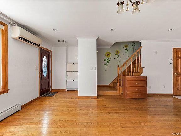 3rd image of 5352 194th Street