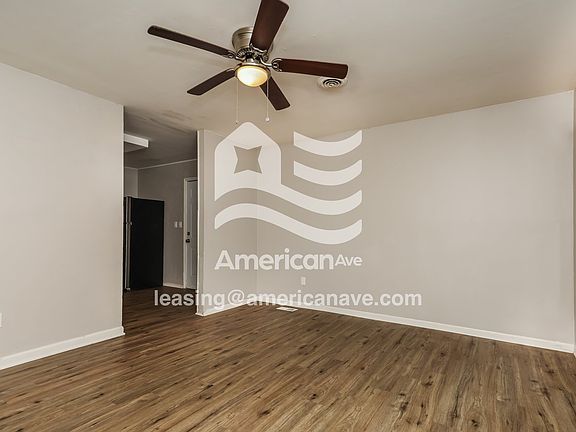 1514605_003_wm_-_living_room_13417855.jpg