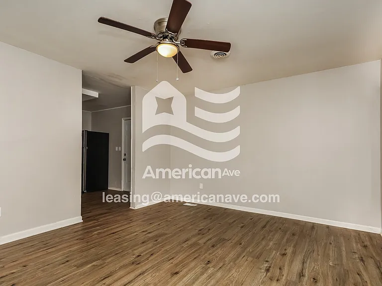 1514605_003_wm_-_living_room_13417855.jpg