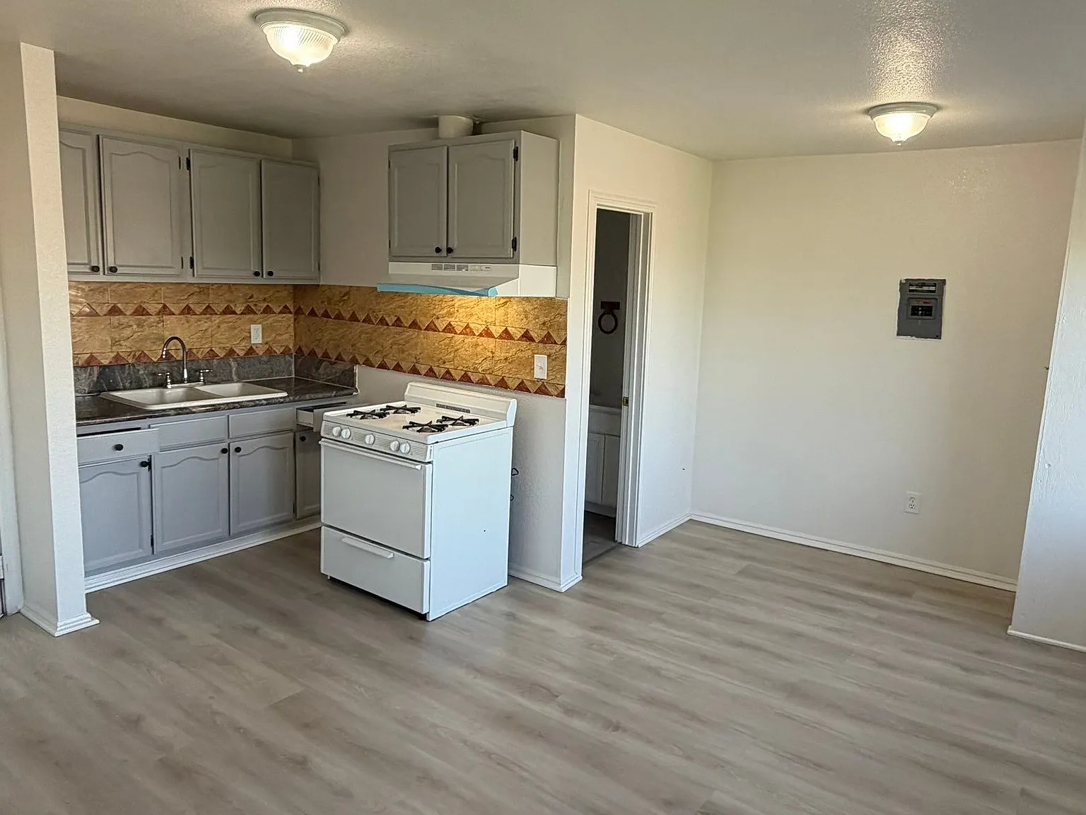2 bed, $1,700 — Photo 1
