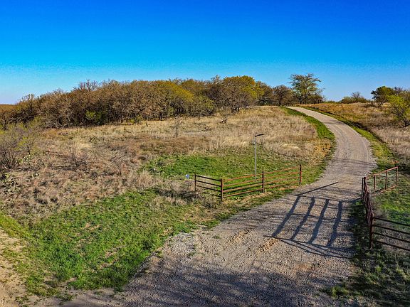 2nd image of 1116 Lowrance Rd