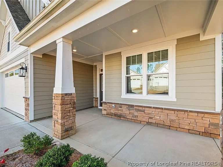 107 Glenwood Ct — Photo 4