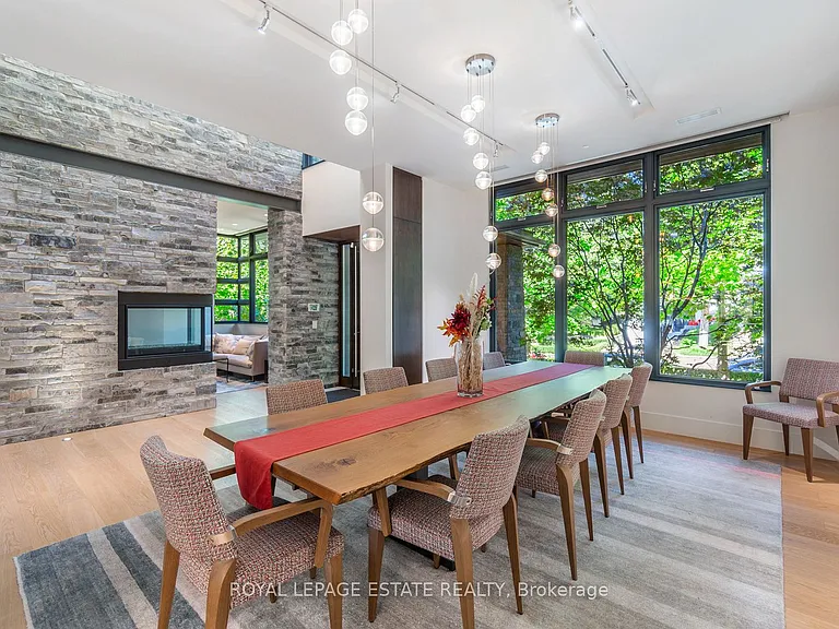 11 Pine Cres — Photo 8