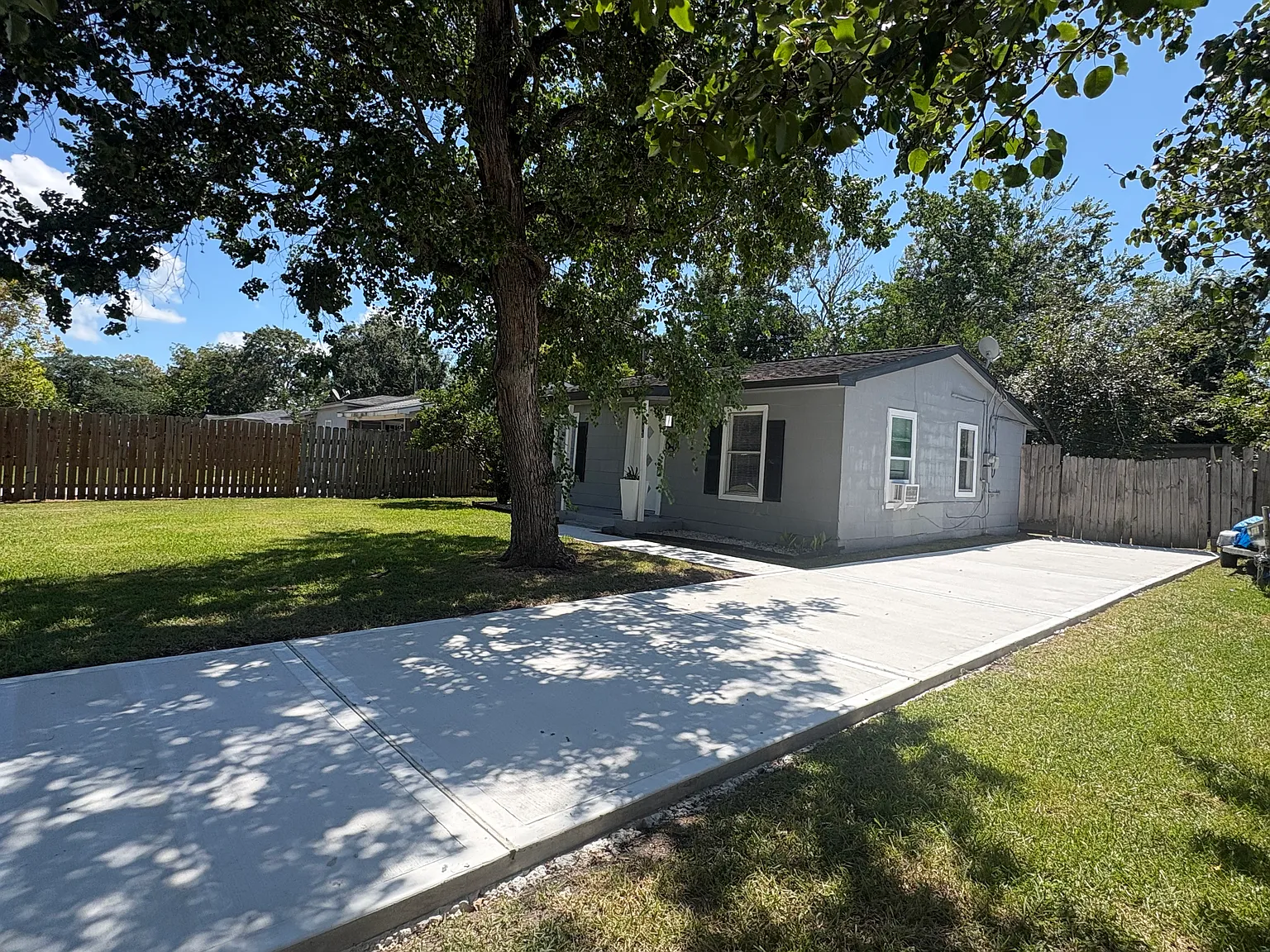 413 W Francis St — Photo 2