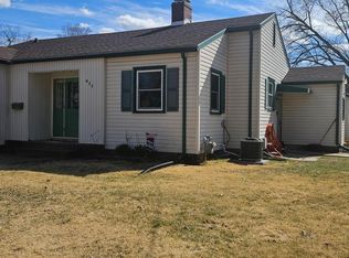 411 16th Ave N, Clinton, IA 52732