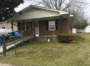 421 E Nelson St, Mount Olive, NC 28365