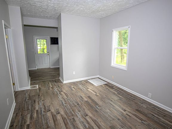 4th image of 340 Crosby St #2