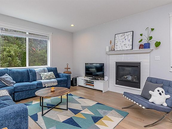 4th image of 3205 Gibbins Rd #15