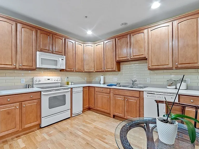 170 Haverhill St #136 — Photo 5