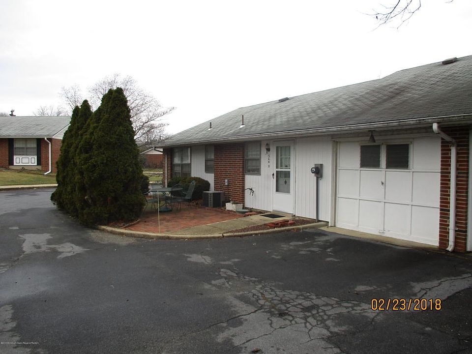 1st image of 564B Sheffield Ct #100B