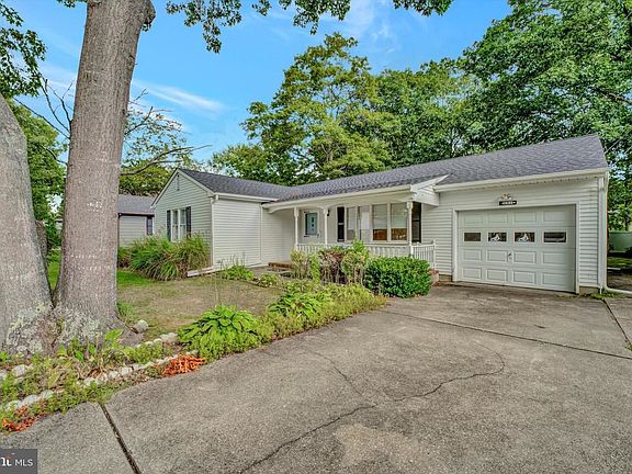 3rd image of 181 Nautilus Dr