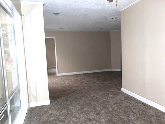 3rd image of 516 Wildwood Dr