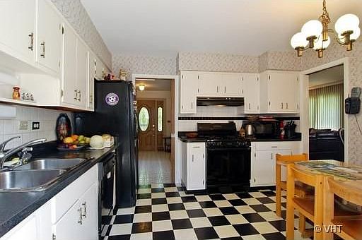 4th image of 8926 Cherry Ave