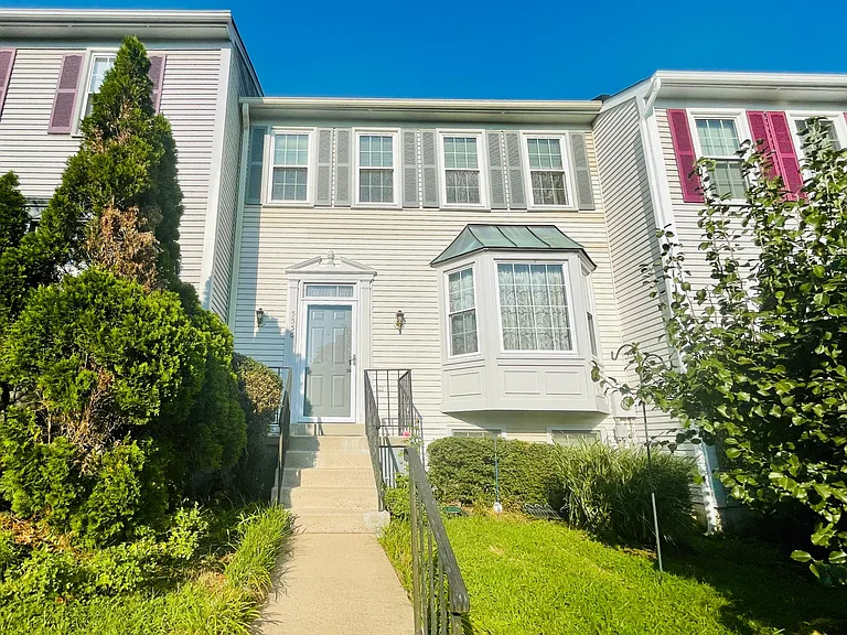 5556 Rivendell Pl — Photo 1