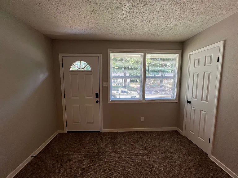 2985 Waynoka Ave — Photo 6