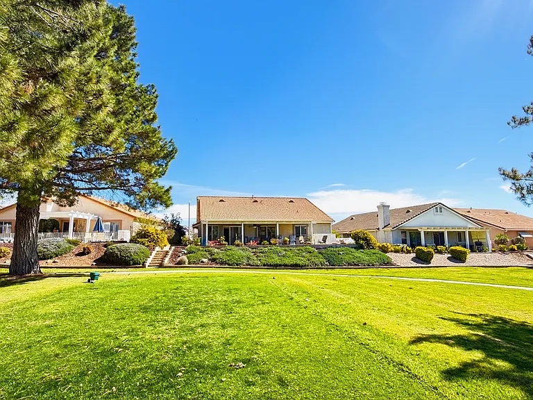 10665 Cherry Hills Dr — Photo 5