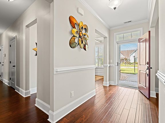 4th image of 701 Shell Point Ct.