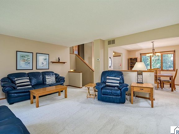 5th image of 80 Canterbury Ct