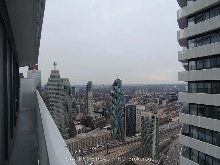 100 Harbour St #6307 — Photo 3