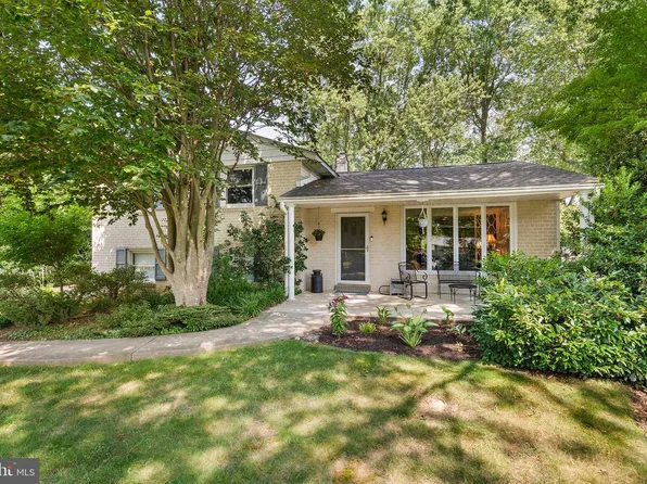 403 Meadow Ln, Wallingford, PA 19086