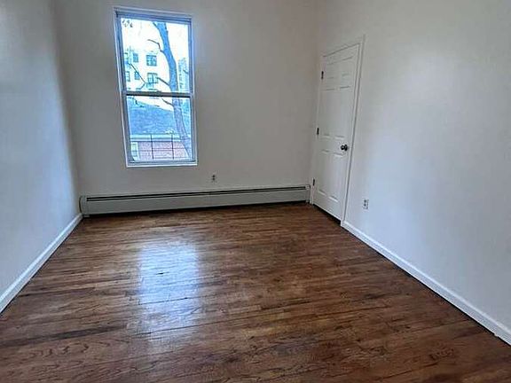 5th image of 296 Woodworth