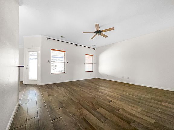 3rd image of 8433 SW 39th St