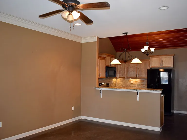 106 Padre Rd — Photo 4
