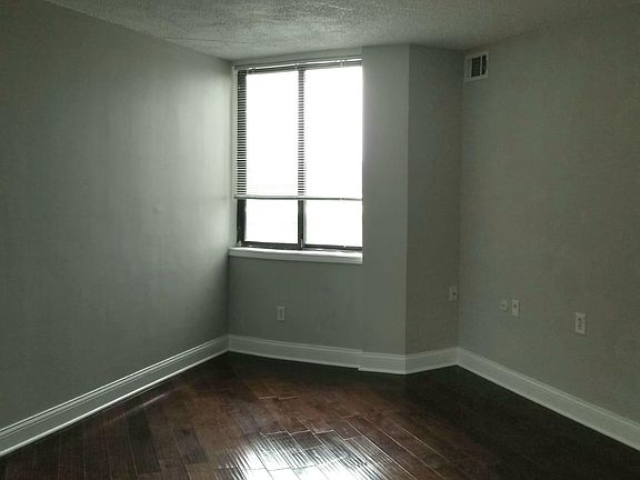 4th image of 1750 N Marywood Ave APT 516
