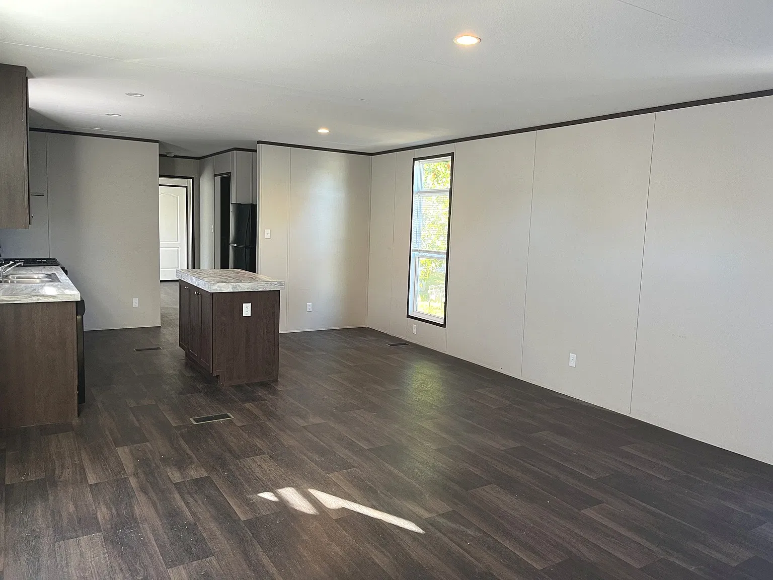 3 bed, 1153 sqft, $1,100 — Photo 4