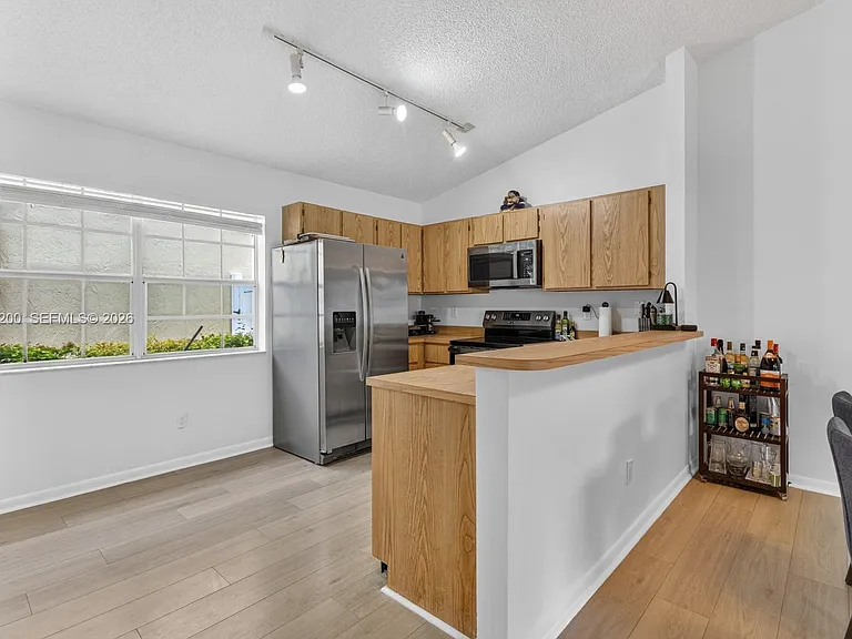 11804 NW 13th St — Photo 14