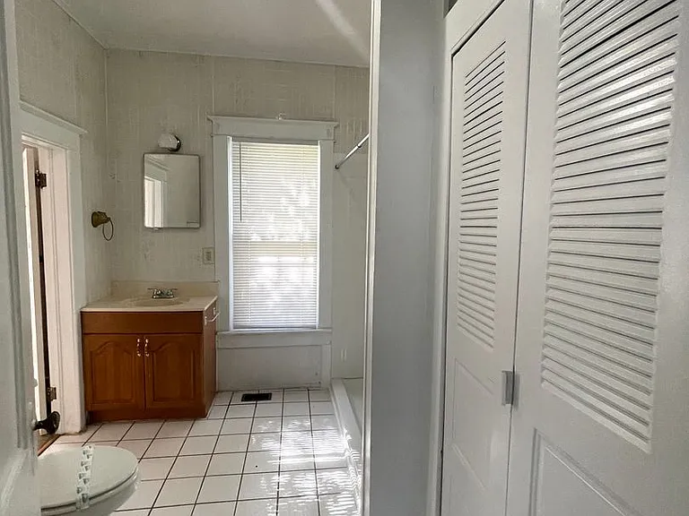802 Missouri Ave — Photo 12